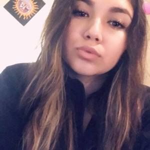 Meet your Posher, Abigail